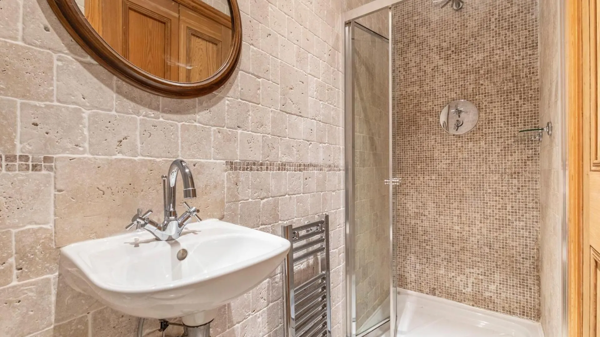 Country Farmhouse - Swim Spa Hot Tub- Bbq Hut Otley  Otley (West Yorkshire)