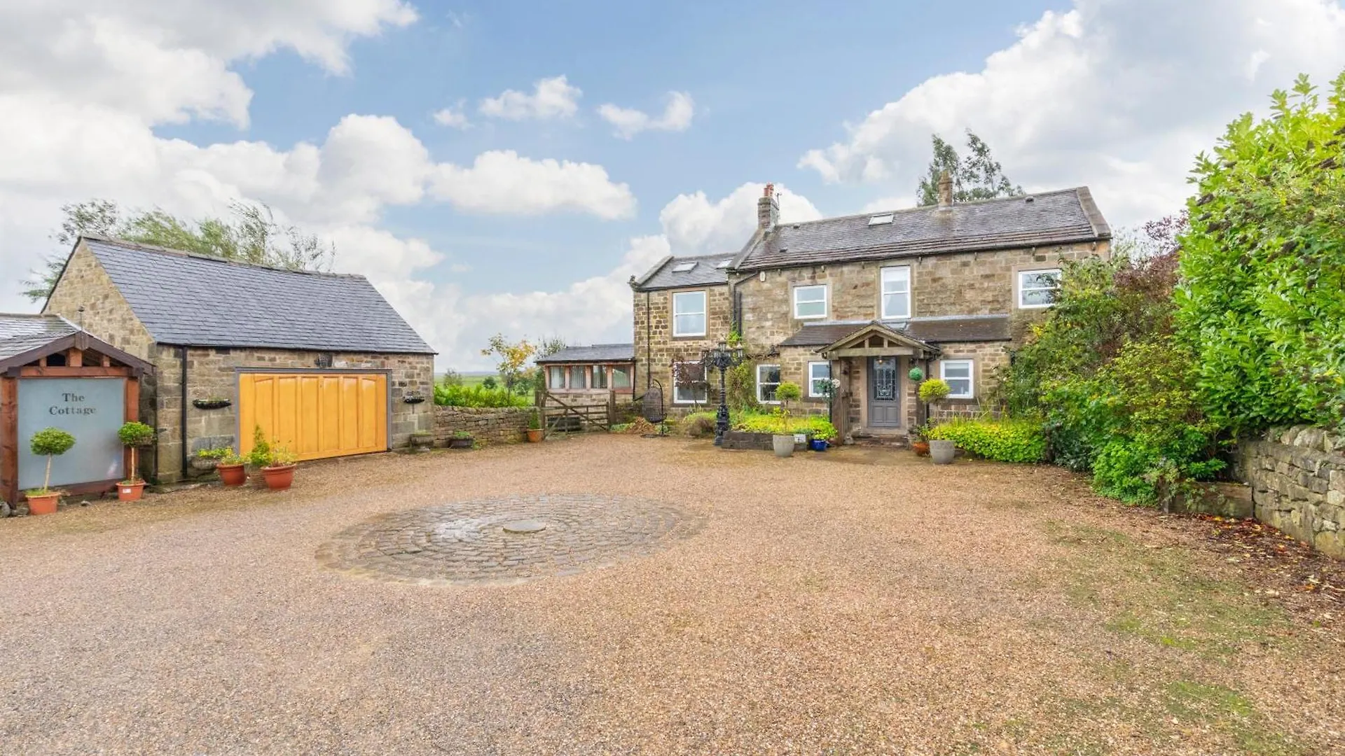 Country Farmhouse - Swim Spa Hot Tub- Bbq Hut Otley