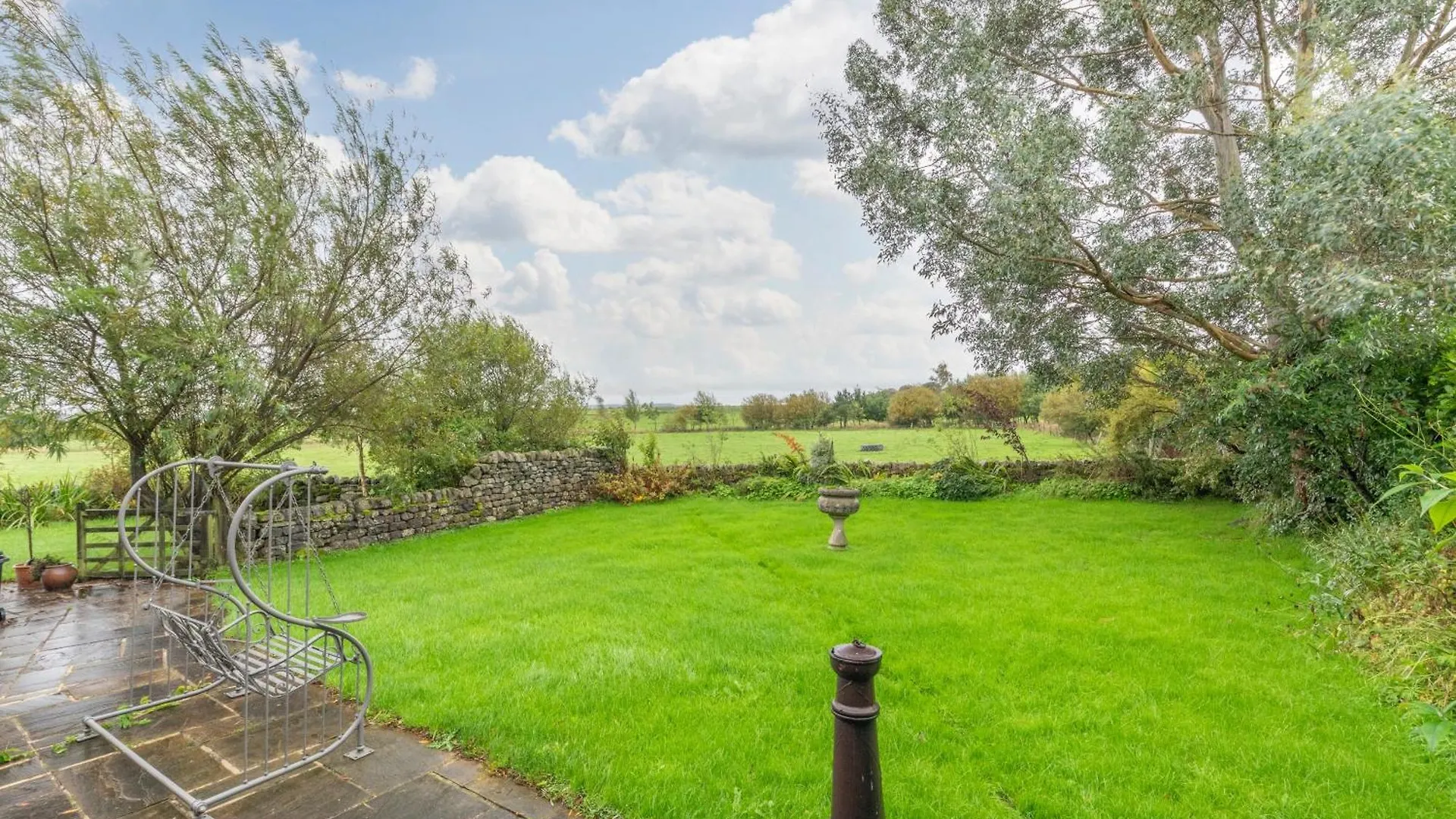 Country Farmhouse - Swim Spa Hot Tub- Bbq Hut Otley  0*, Otley (West Yorkshire)